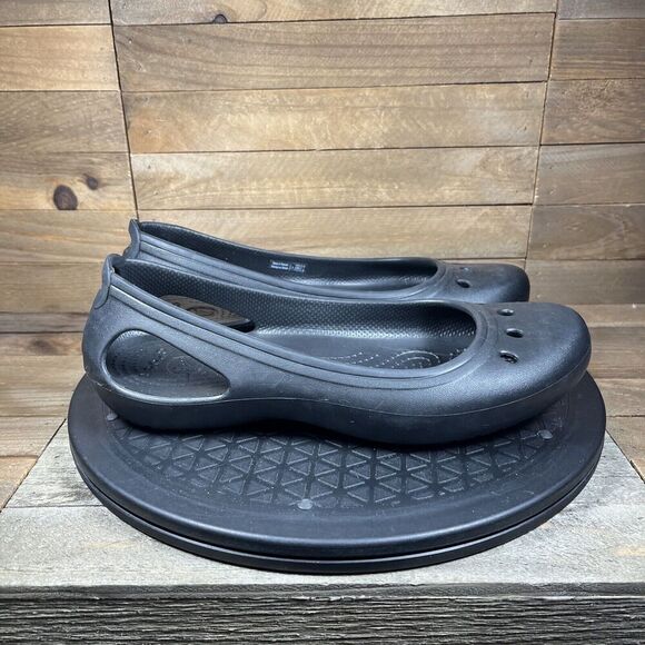 Crocs Kadee Flats Womens Size 8 Black Slip On Sandals Cutout Rubber Shoes - Picture 1 of 10